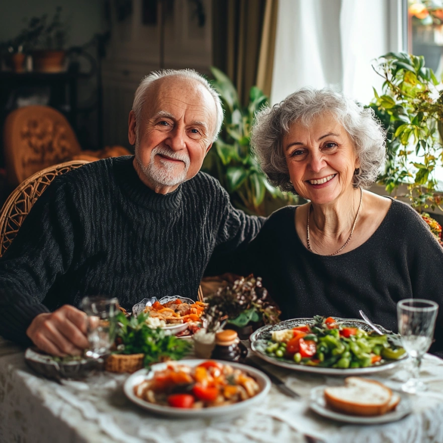 Фото літньої пари, яка рекомендує послуги планування харчування